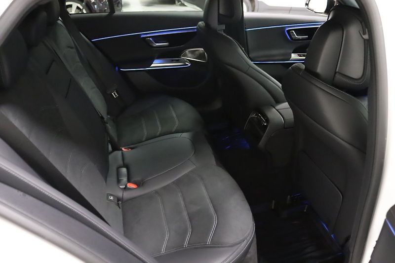 Mercedes-Benz Třídy E 220d 4M AMG Burm NezTop - fotka 21 z 24