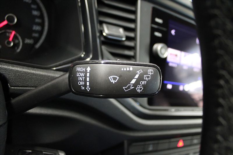 Volkswagen T-Roc 1,6 TDI 1. Majitel CZ TOP - fotka 18 z 35