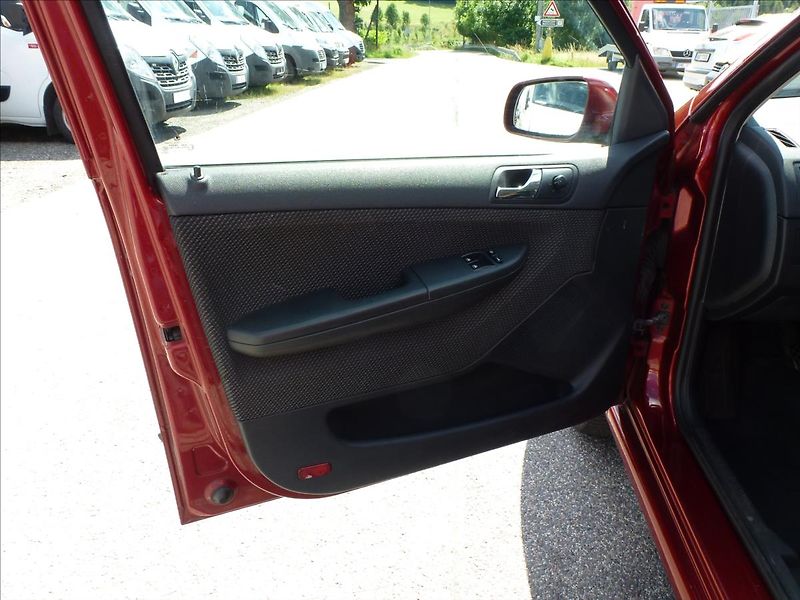Škoda Fabia 1,4 16V Parkovací kamera - fotka 16 z 47