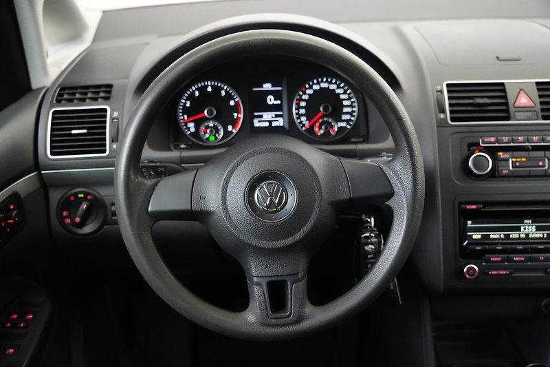 Volkswagen Touran - fotka 16 z 21