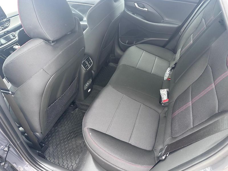 Hyundai i30 1,5 T-GDI N Line - fotka 10 z 12