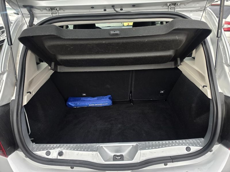 Dacia Sandero 1.1 Klimatizace  - fotka 5 z 17
