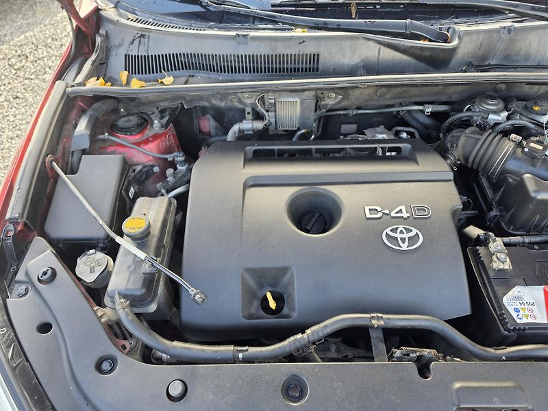 Toyota RAV4 2.2D 100KW 4x4 cz - fotka 12 z 16