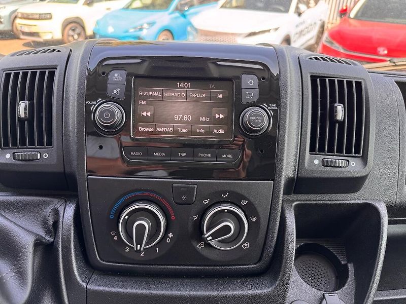 Peugeot Boxer (2021) L2H2 2.2 BlueHDI (140k) 6MT - fotka 15 z 20