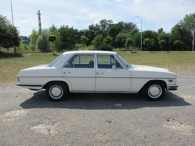 Mercedes-Benz 280 (1972) W114 - fotka 3 z 24