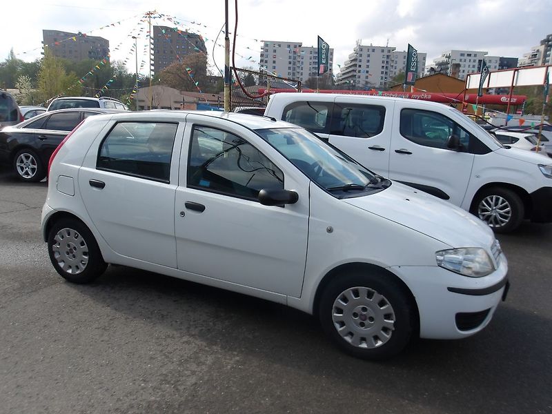 Fiat Punto 1,4i ČR 1.MAJ STK 07/2028 ! - fotka 6 z 21