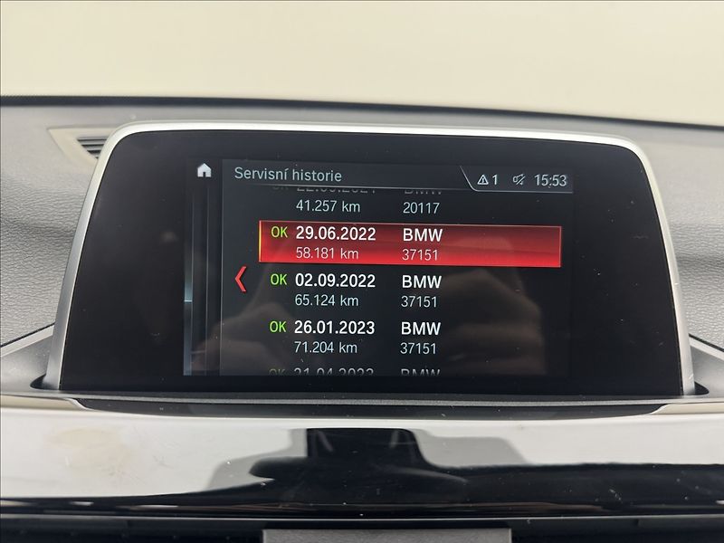 BMW X1 2,0 18d AUTOMAT SERVIS ČR - fotka 19 z 44