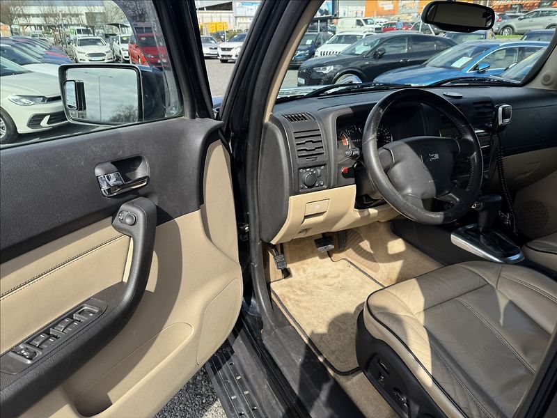 Hummer H3 3,5 AUT KŮŽE 4X4 STAN NAVIJÁK - fotka 21 z 39