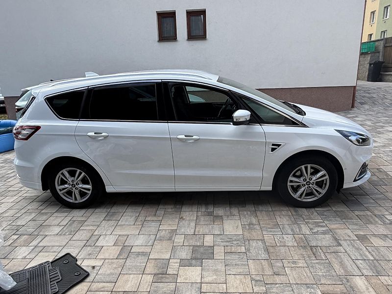 Ford S-MAX (2022) Titanium, 190PS, 7 mist, AT8 - fotka 4 z 18