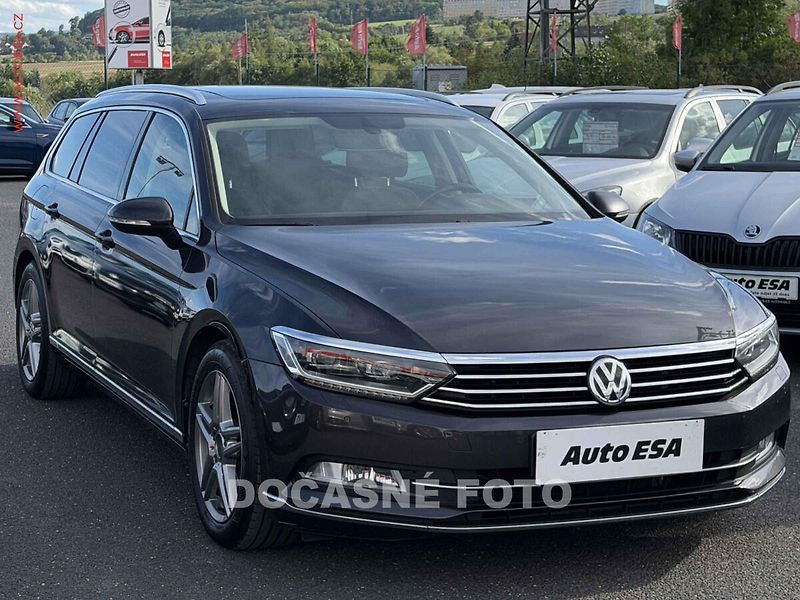 Volkswagen Passat (2018) 2.0TDi, ČR, Highline - fotka 2 z 19