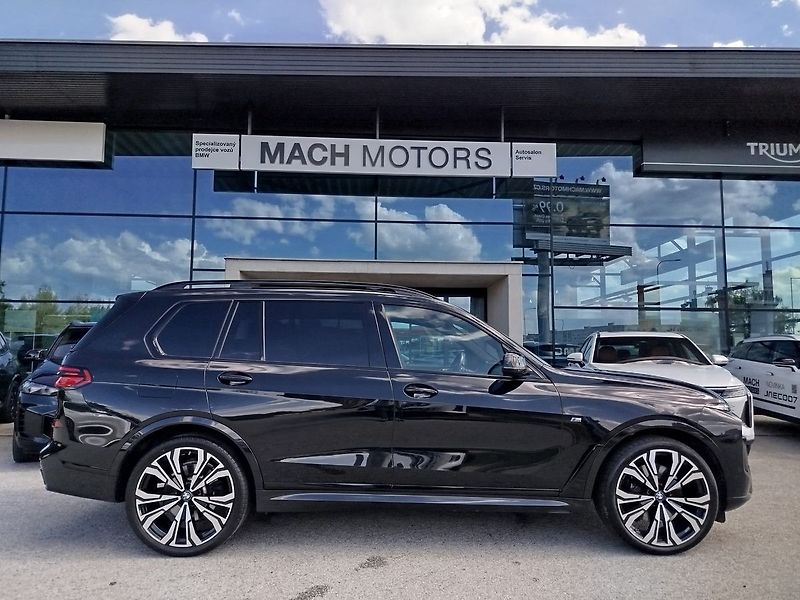BMW X7 xDrive40d - fotka 6 z 38