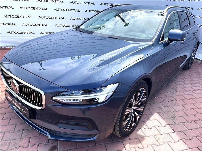 Volvo V90 2,0 i,145kW,MHEV core,STK 4/28 - fotka 2 z 19