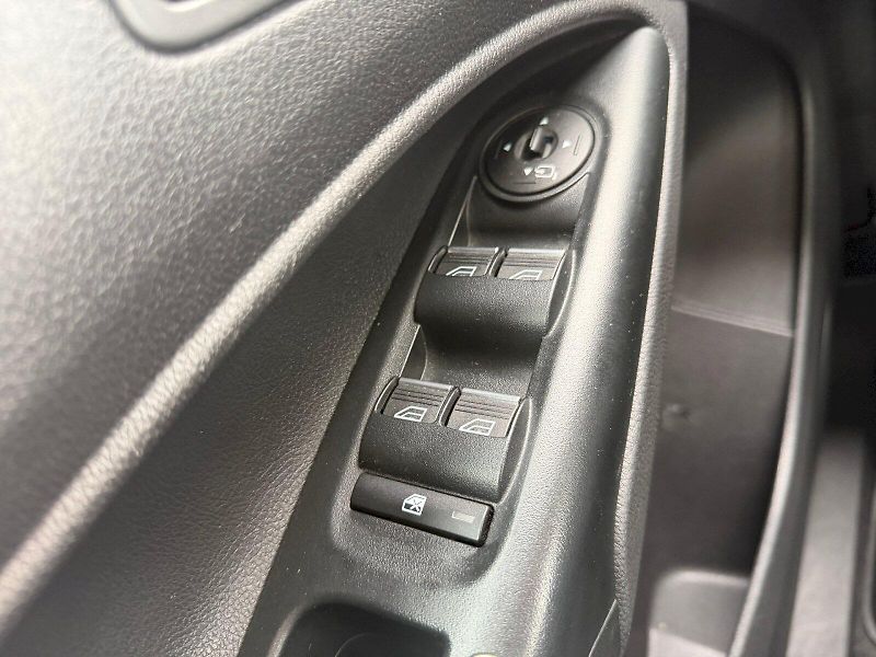 Ford Tourneo Connect (2017) 1.5 TDCi 88kW Titanium 7 míst - fotka 10 z 35