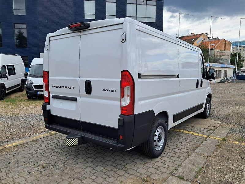 Peugeot Boxer Furgon 3000 L2H1 BlueHDi 120k - fotka 5 z 10