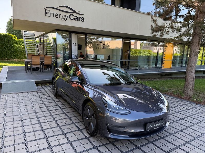 Tesla Model 3 Long Range AWD Tažné - fotka 38 z 38