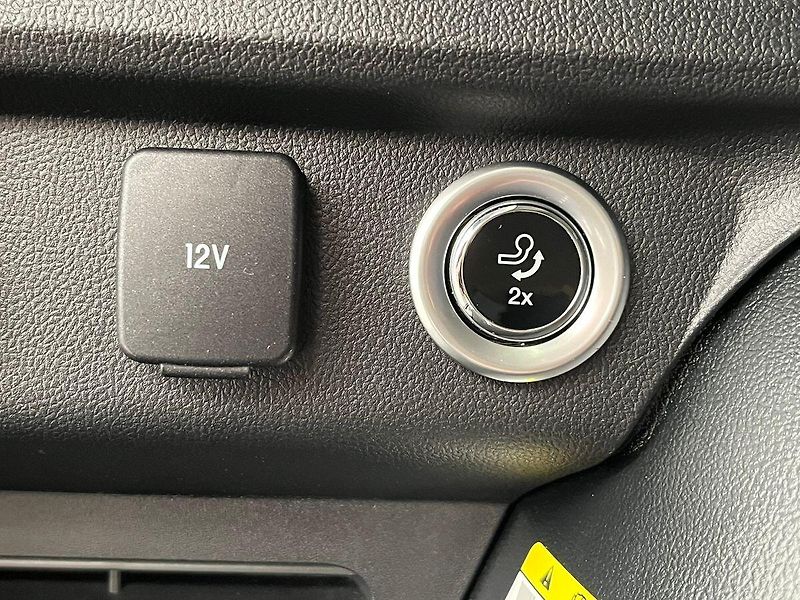 Ford Kuga 2,0 EB  140 kW AWD Titanium - fotka 36 z 58