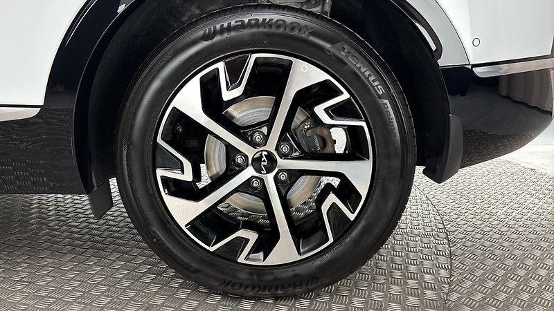 Kia Sportage 1.6 T-GDI Hybrid AUT 4x4 Top - fotka 19 z 31
