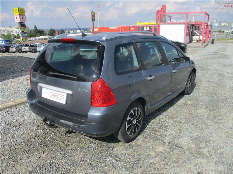 Peugeot 307 1,6 HDi SW, klima,servis,tažné - fotka 6 z 27