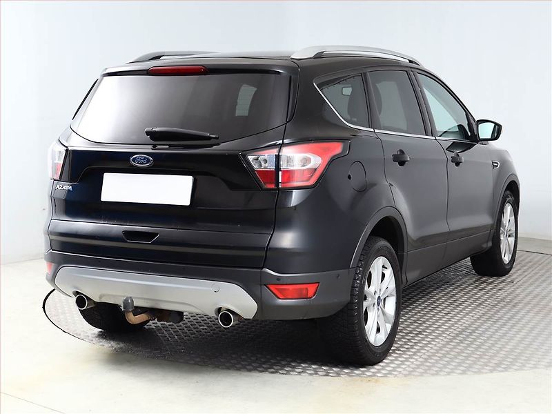 Ford Kuga (2017) 2.0 TDCi, Kůže, Navi, Tempomat - fotka 5 z 15