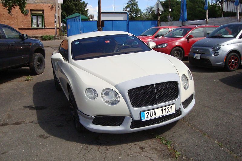 Bentley Continental GT (2013) V8 Twin Turbo - fotka 10 z 40