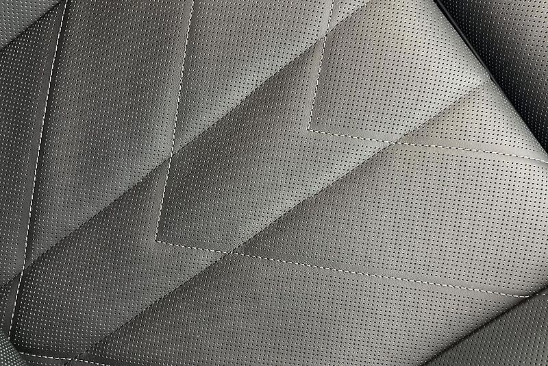 BMW XM 50e - fotka 13 z 26