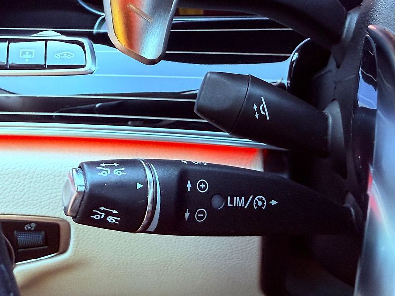 Mercedes-Benz Třídy E E 63 S 4MATIC+, ČR, 1.Maj - fotka 36 z 39