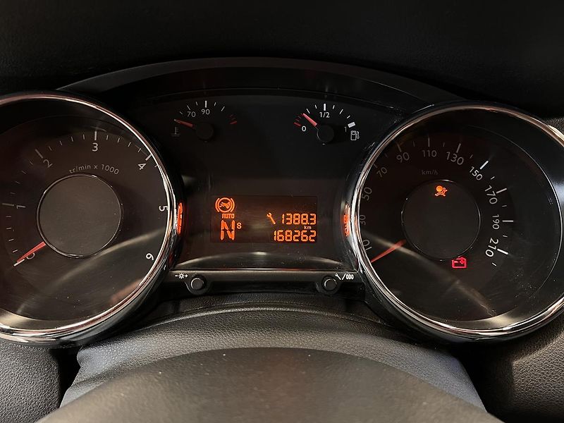 Peugeot 5008 1.6HDi 80kW - fotka 9 z 15