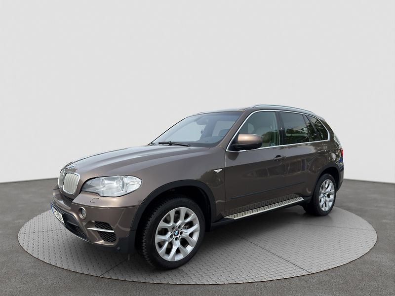 BMW X5 (2010) - fotka 3 z 28