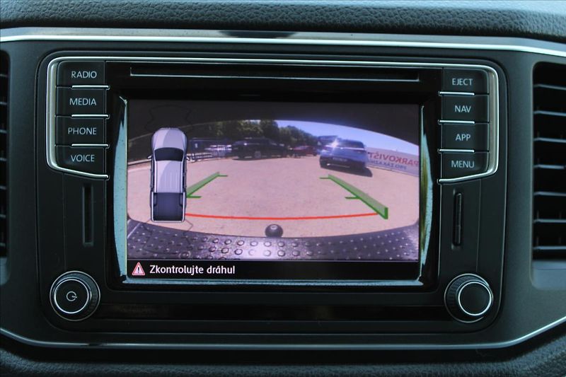 Volkswagen Amarok 3,0 TDI  ČR,AUTOMAT,4x4,DPH - fotka 12 z 33