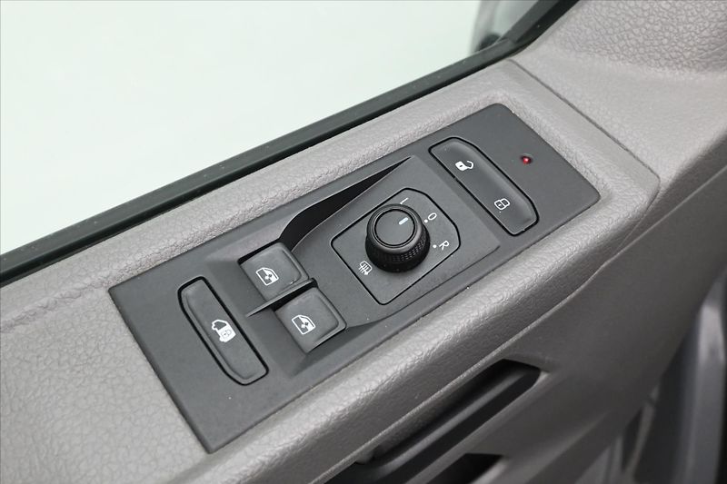 Volkswagen Transporter 2,0 TDI 81kW Tempomat Záruka a - fotka 24 z 28