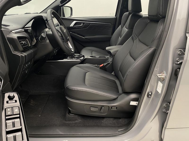 Isuzu D-Max (2026) Double Cab 2,2l LSE 4x4 AUT - fotka 13 z 35