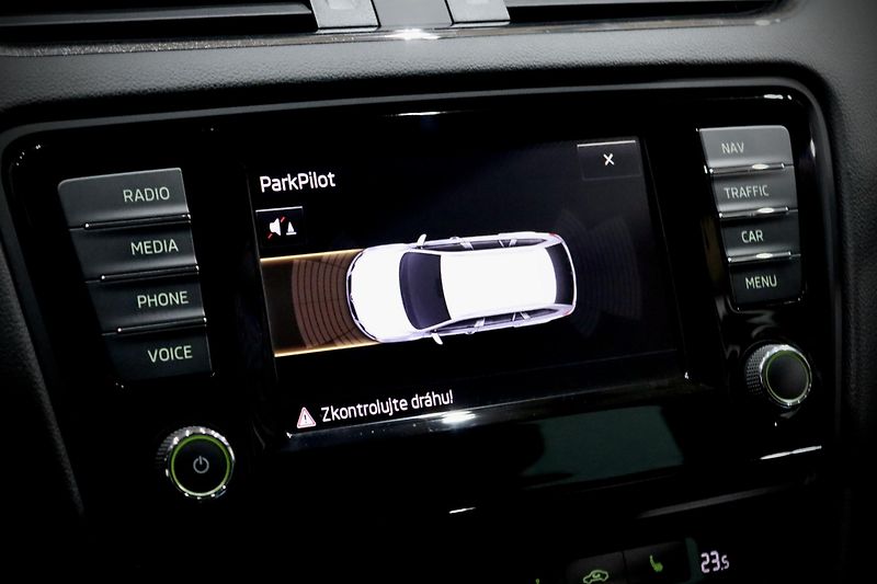 Škoda Octavia 3 Combi 1.4 TSI 110 kW - fotka 21 z 27
