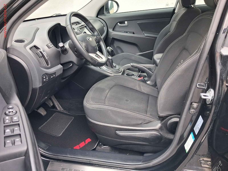 Kia Sportage (2013) 1.6 GDi, Panor, navi - fotka 9 z 21