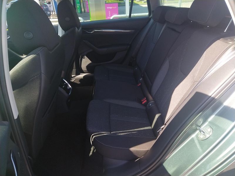 Škoda Octavia IV Combi Style Plus 2,0TDI /11 - fotka 12 z 30