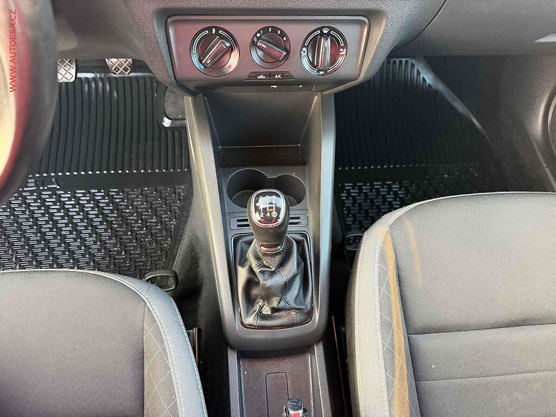 Škoda Fabia (2018) 1.0 MPi, ČR, AC, temp, STK9 - fotka 15 z 17