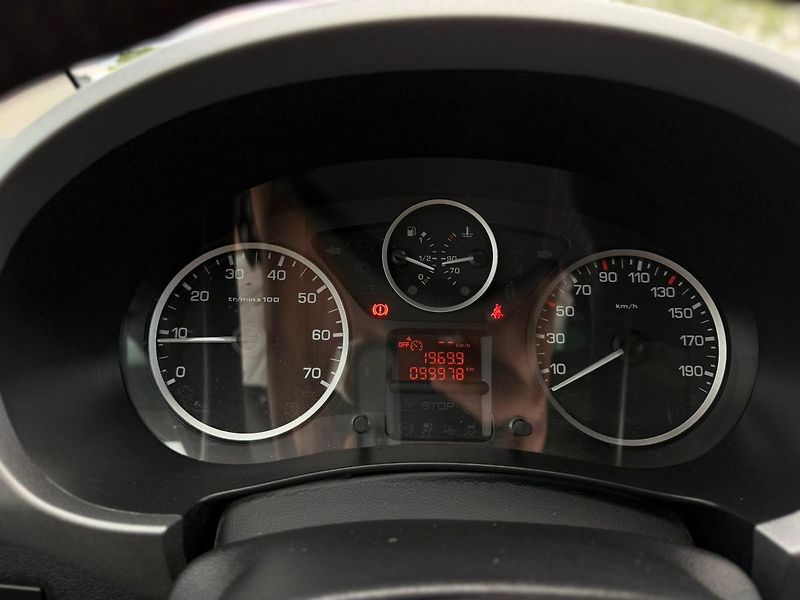 Peugeot Partner ALLURE 1.6VTi 120. 5 míst - fotka 3 z 27