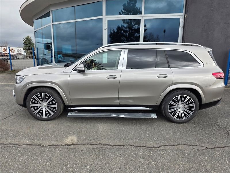 Mercedes-Benz GLS 4,0 Maybach 600 - fotka 8 z 17