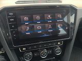 Volkswagen Passat R-LINE,MAX VÝBAVA,KRÁSNÝ,1.MAJ - náhled 21