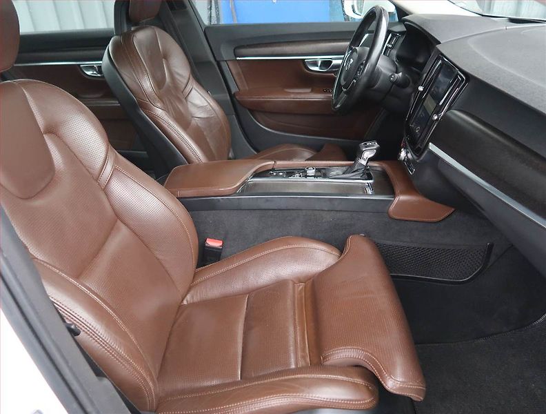Volvo V90 (2019) Cross Country - fotka 9 z 29