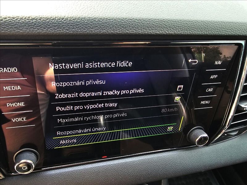 Škoda Karoq 1,5 TSi 110 KW DSG STYLE+ KŮŽE - fotka 27 z 49