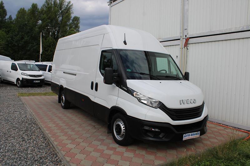 Iveco Daily 35S160 2,3 Hi-Matic XXL 18cm3 - fotka 2 z 22