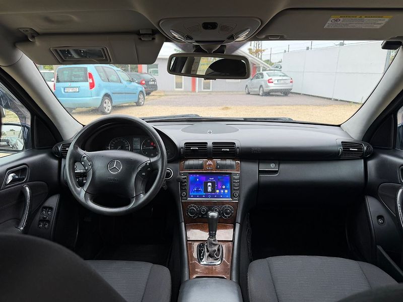 Mercedes-Benz Třídy C C 220 CDI Avantgarde - fotka 20 z 28