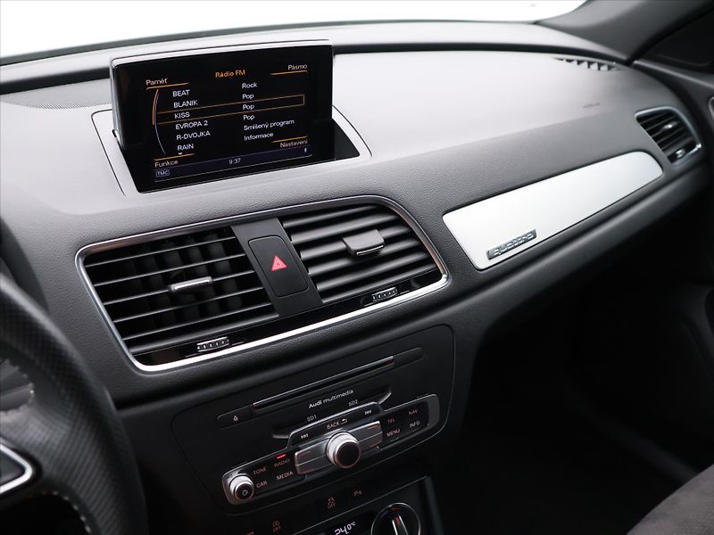 Audi Q3 2,0 TFSI 162kW quattro S-Line - fotka 22 z 37