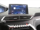 Peugeot 3008 (2018) Allure Pack 1.2 PureTech - náhled 12