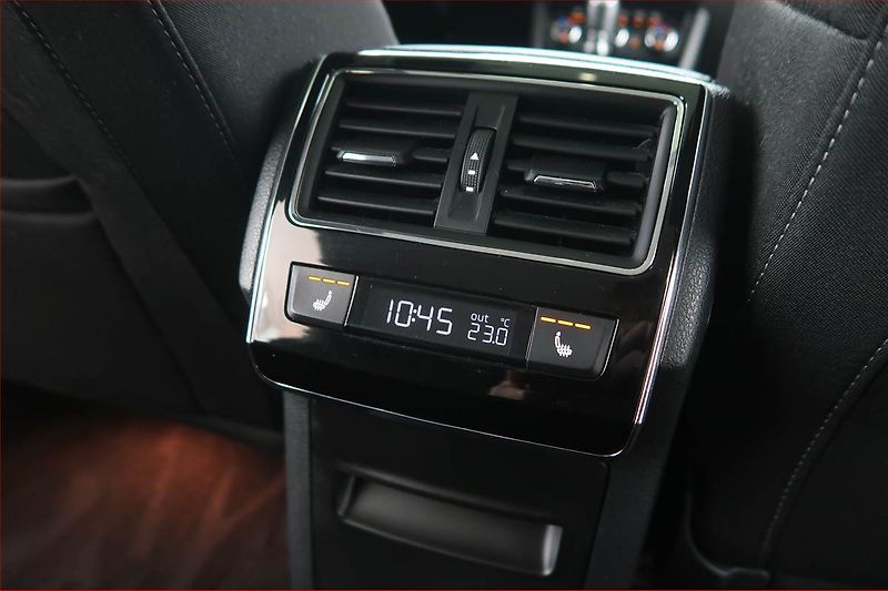 Škoda Superb (2016) 2.0 TSI, Automat, Navi - fotka 18 z 20