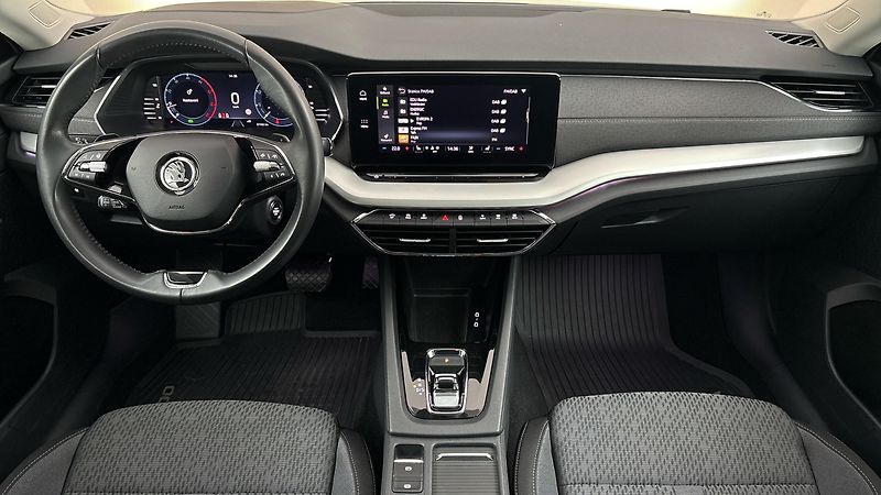 Škoda Octavia 2.0 TDI DSG Style Combi - fotka 8 z 27