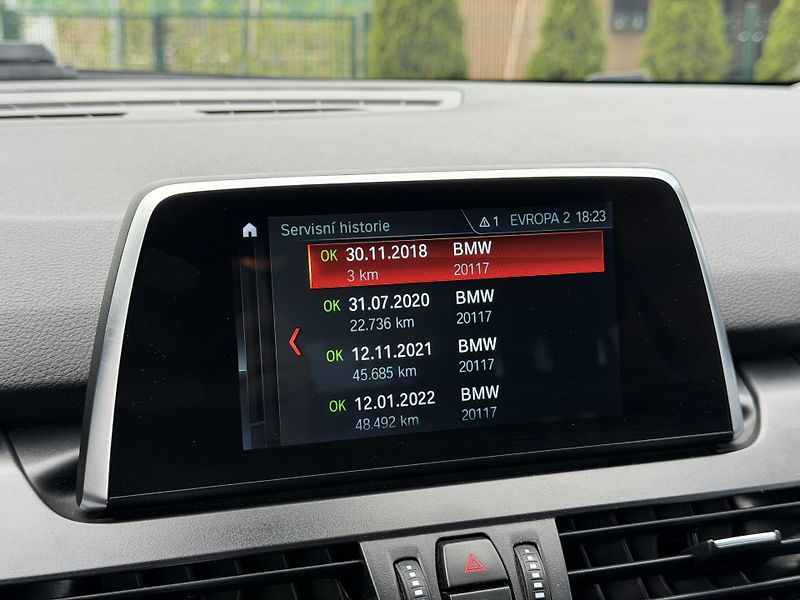 BMW Řada 2 (2019) 2.0 110 kw/DPH/7 míst - fotka 26 z 27
