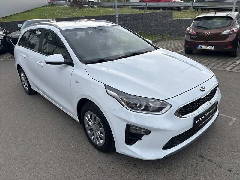 Kia Ceed 1,4 TGDi 103kW Fresh ZÁRUKA - fotka 7 z 33