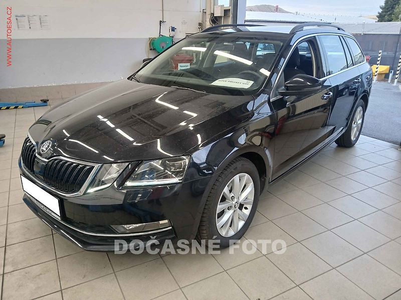 Škoda Octavia (2017) 1.6 TDi, 2.maj,ČR, Style, LED - fotka 1 z 3