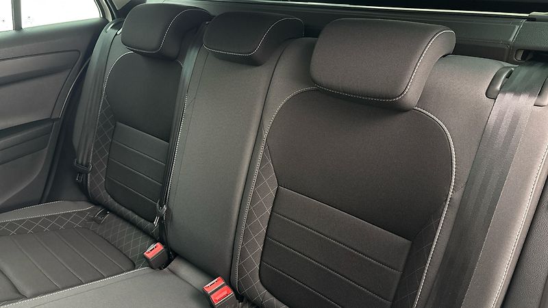 Škoda Fabia 1.0 TSI Ambition Combi - fotka 16 z 25